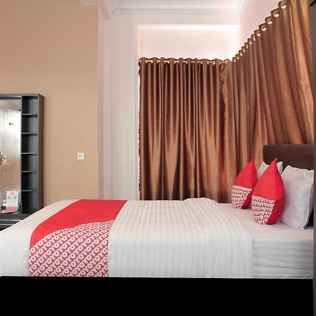 Hotel Oyo 222 M@Jayakarta Exteriér fotografie